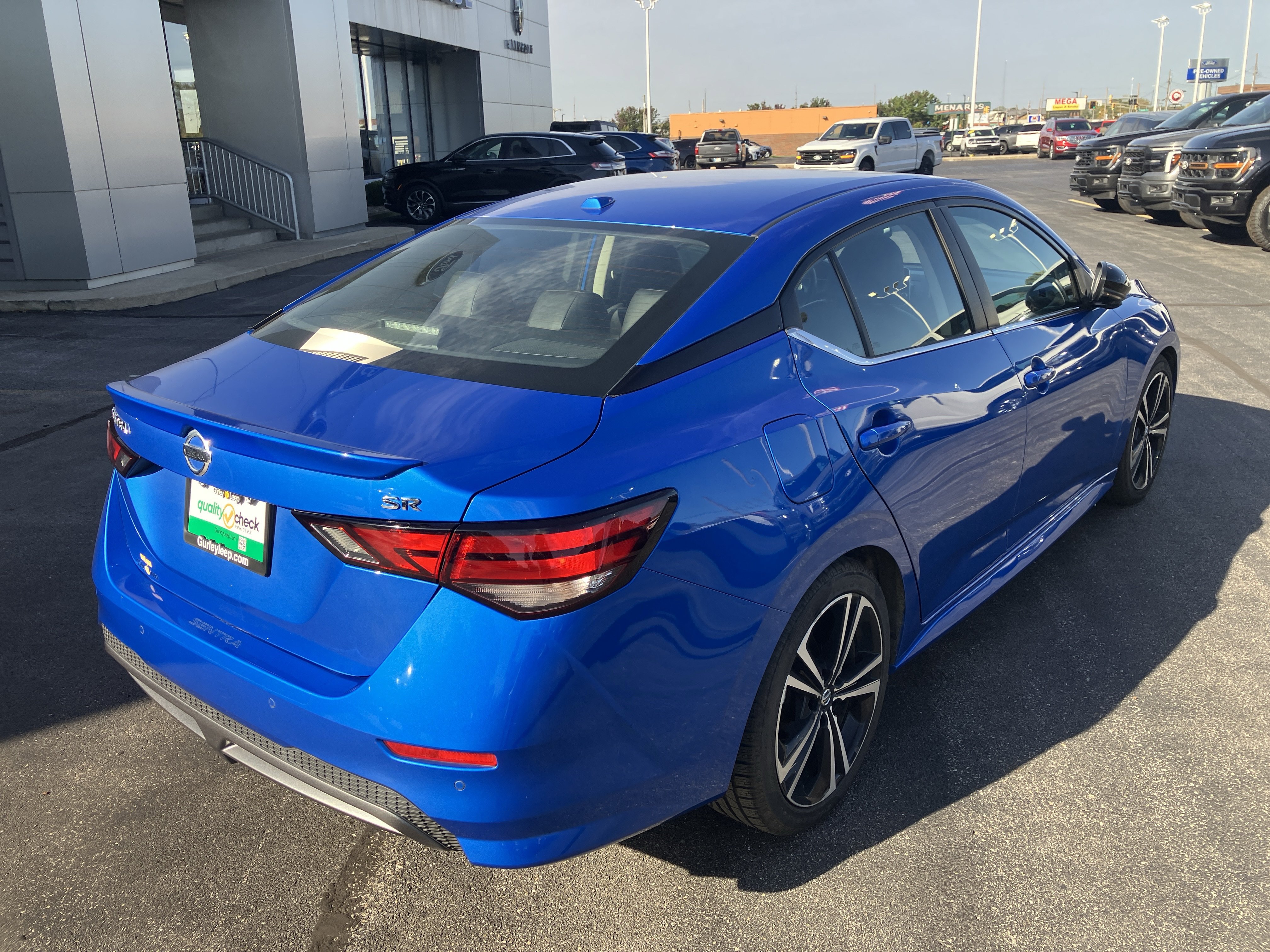 Used 2022 Nissan Sentra SR w/ SR Premium Package FWD image 7