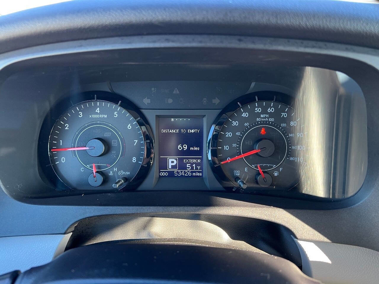 Used 2015 Toyota Sienna LE image 18