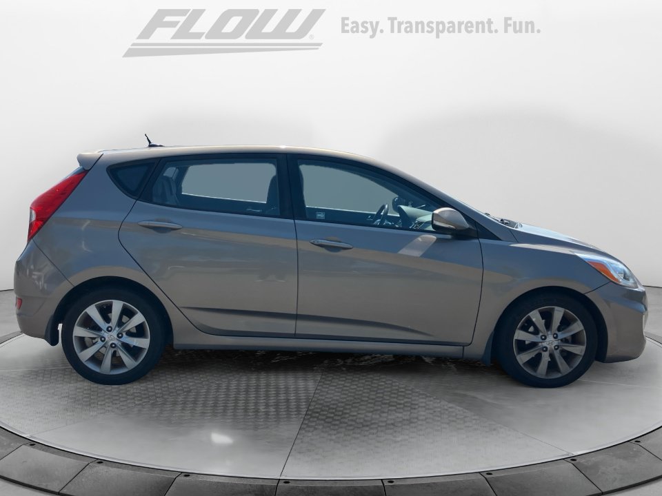 Used 2014 Hyundai Accent SE w/ Option Group 3 FWD image 10