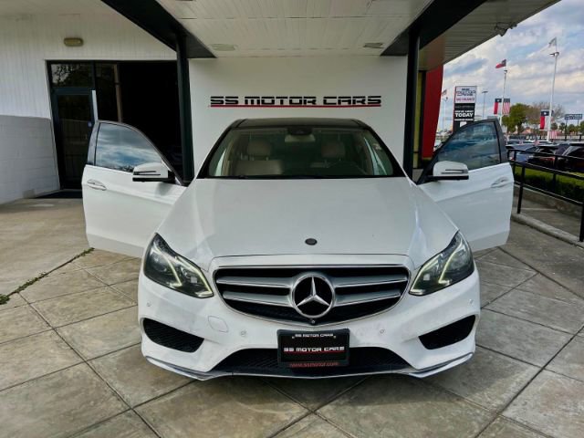 Used 2016 Mercedes-Benz E 400 Sedan w/ Lighting Package image 6