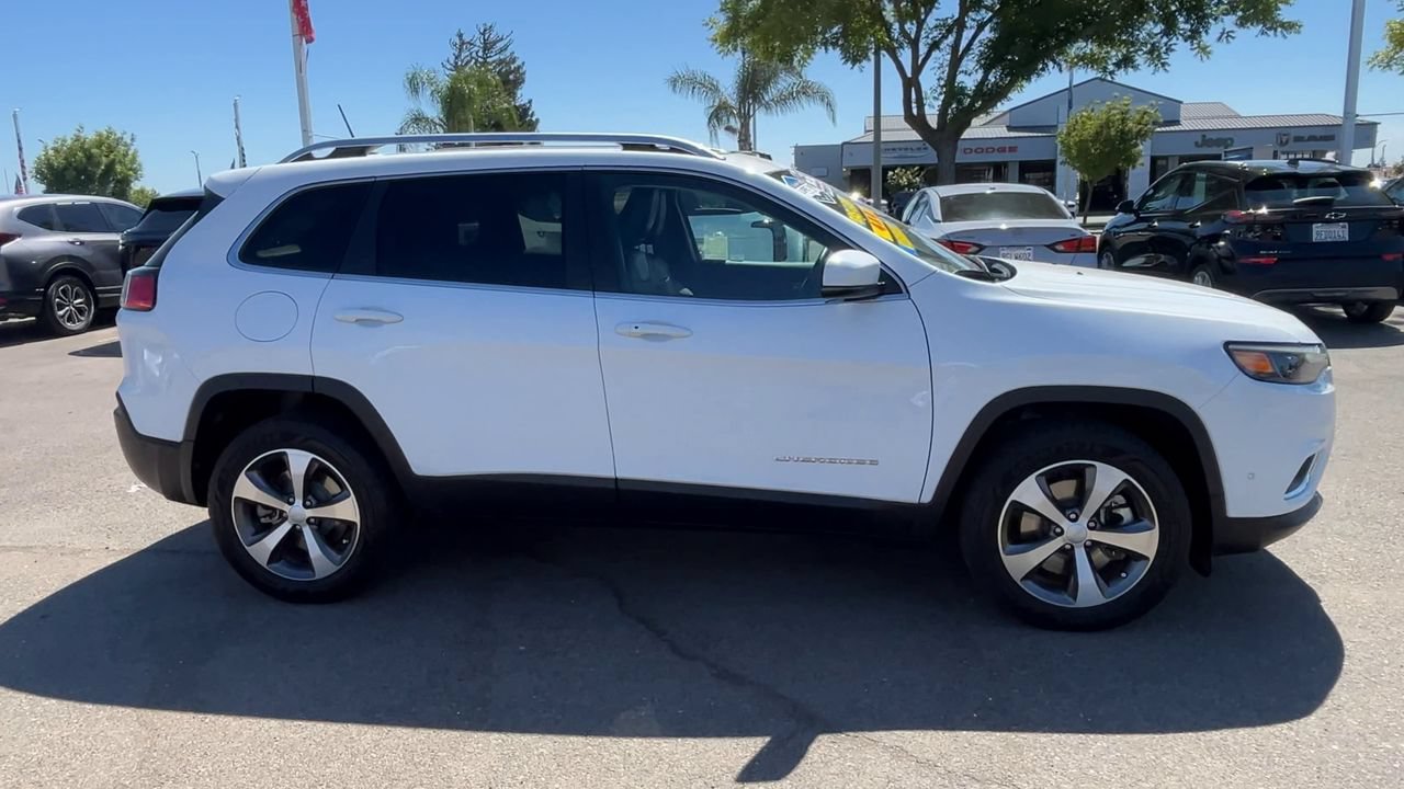 Used 2021 Jeep Cherokee Limited w/ Trailer Tow Group AWD/4WD image 8