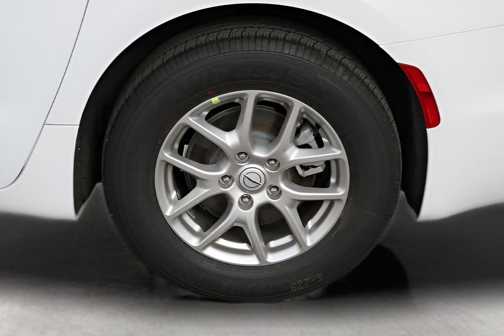 New 2026 Chrysler Pacifica Select image 9