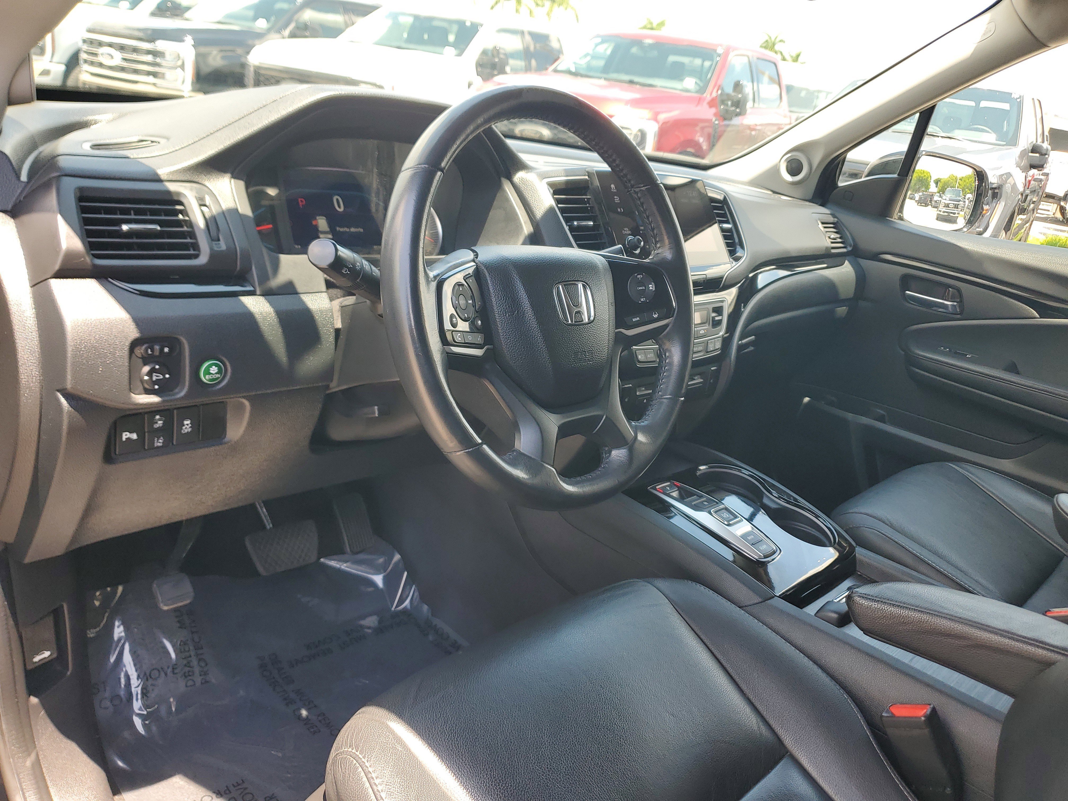Used 2022 Honda Pilot Touring image 9