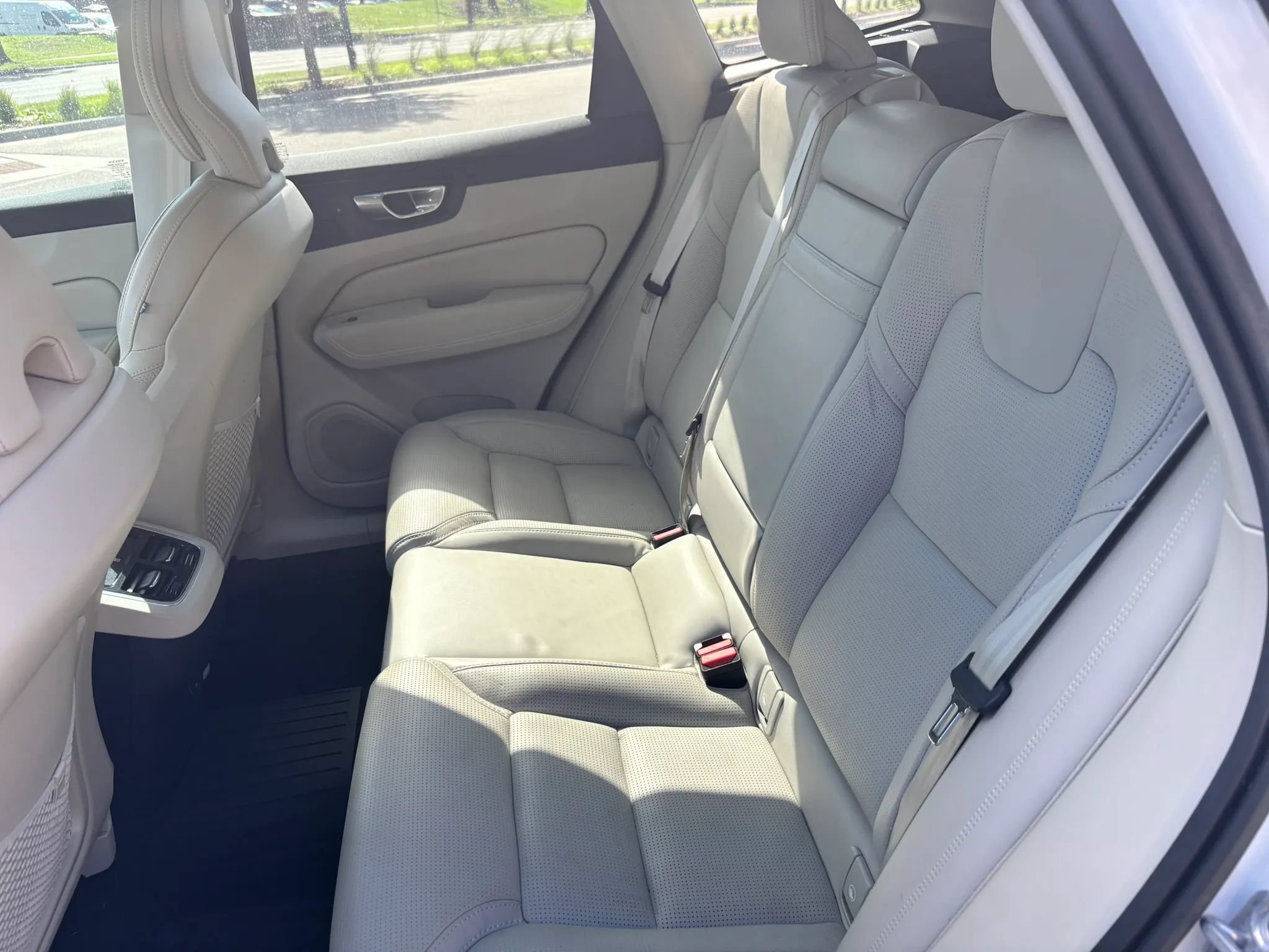 Used 2021 Volvo XC60 T5 Inscription w/ Advanced Package FWD image 28