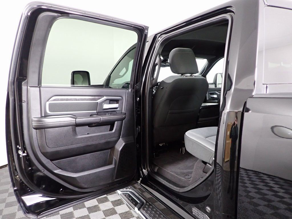 Used 2024 RAM 2500 Big Horn image 31