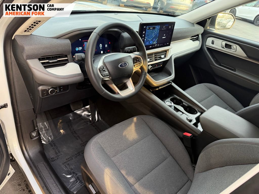 Used 2025 Ford Explorer Active image 29