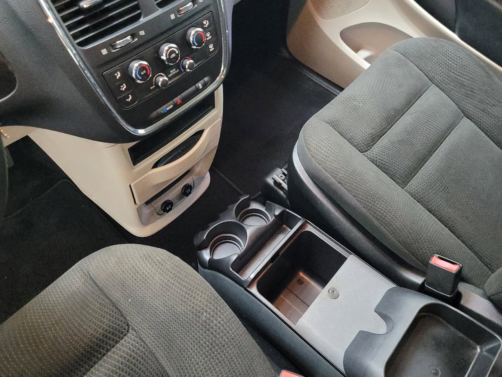 Used 2018 Dodge Grand Caravan SE FWD image 26