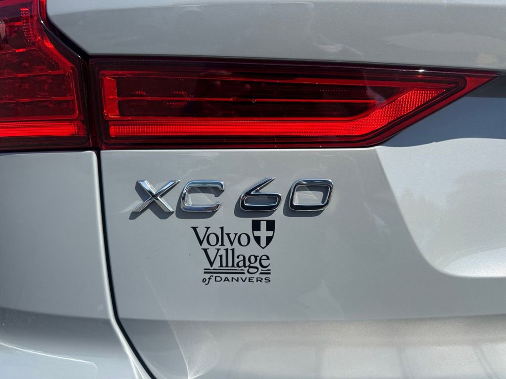 Certified 2024 Volvo XC60 B5 Plus w/ Protection Package Premier AWD/4WD image 10