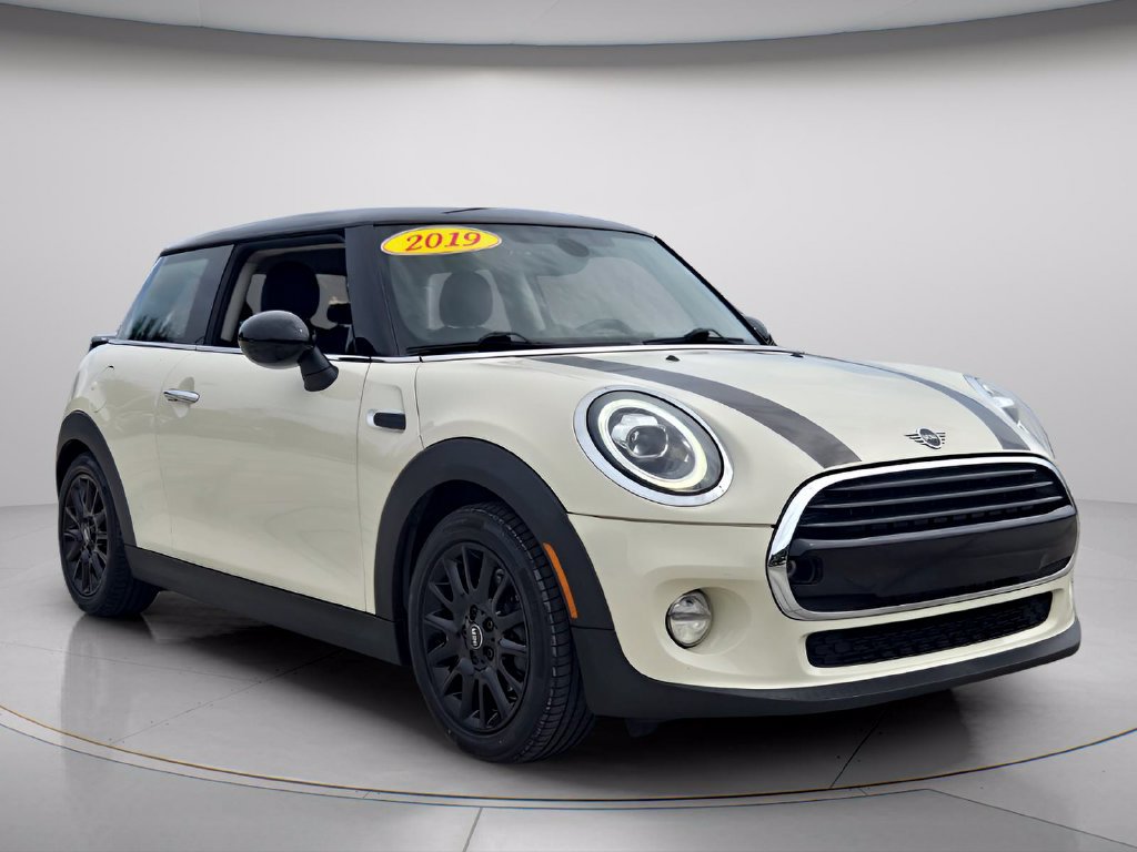Used 2019 MINI Cooper 2-Door Hardtop FWD image 8
