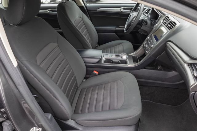 Used 2019 Ford Fusion SE image 21