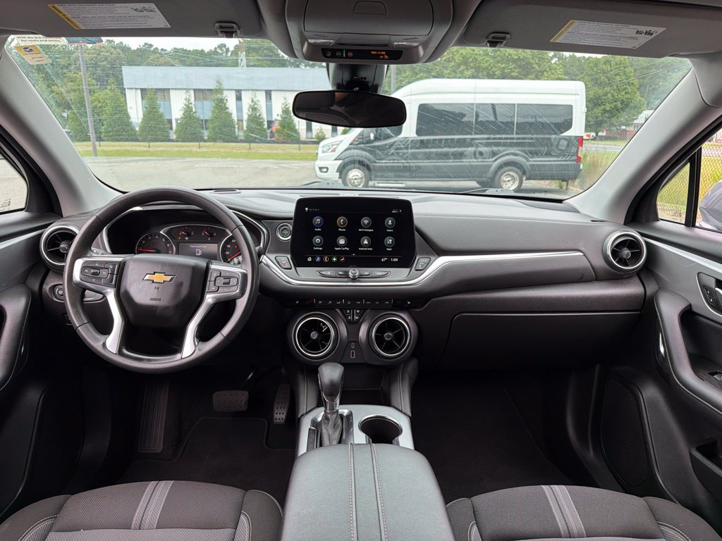 Used 2025 Chevrolet Blazer LT FWD image 8