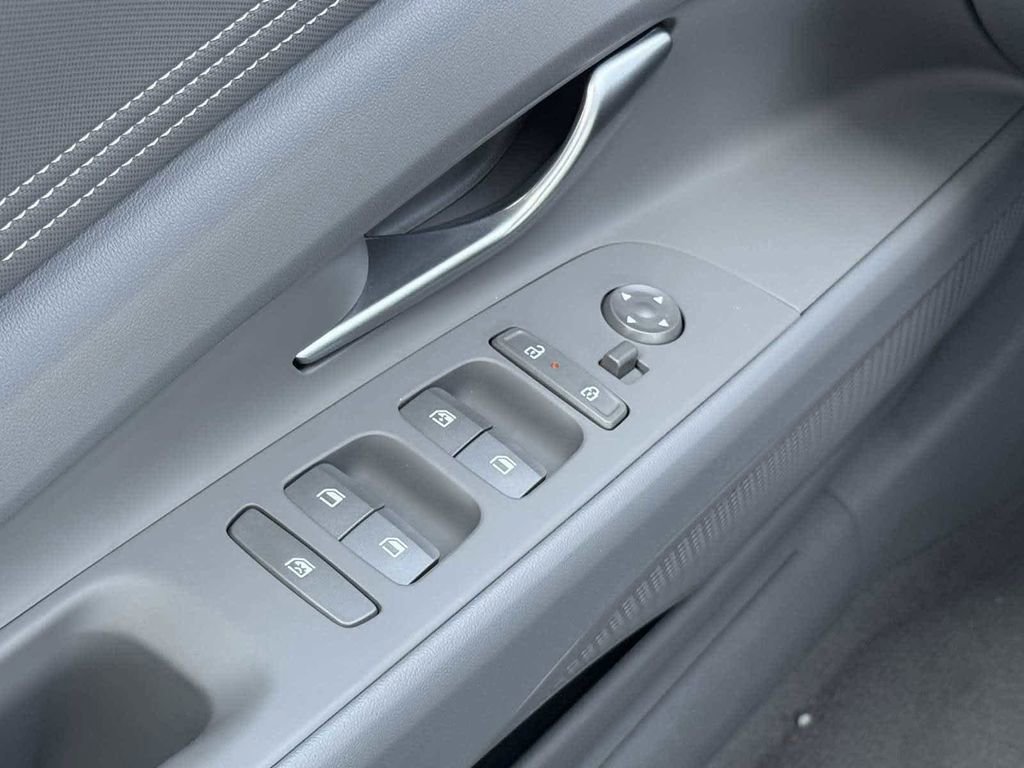 New 2025 Hyundai Elantra SEL w/ Cargo Package image 20