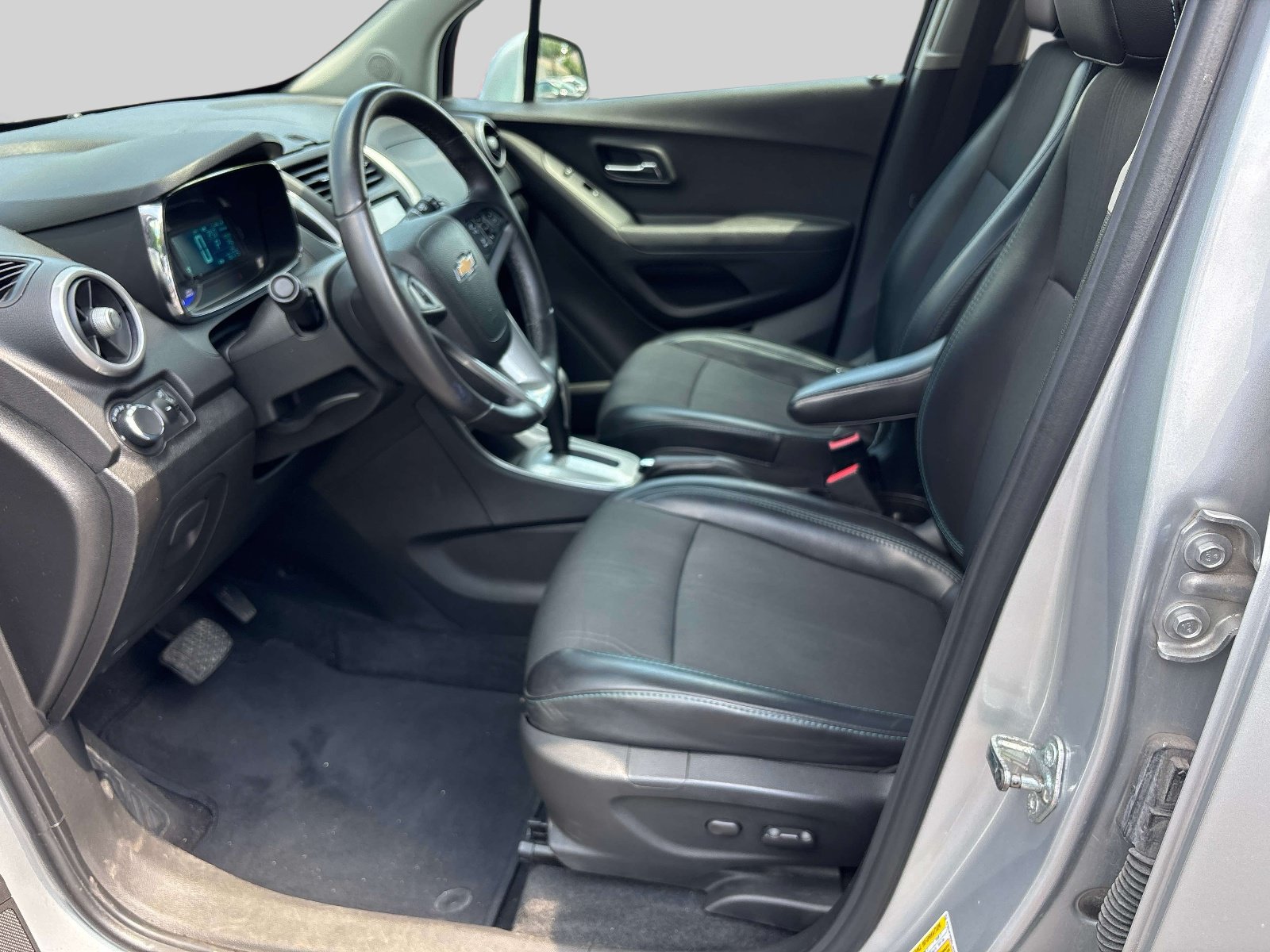 Used 2016 Chevrolet Trax LT w/ LT Convenience Package AWD/4WD image 10