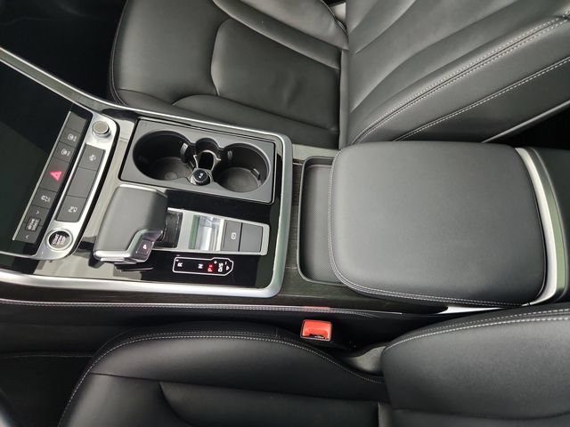 Used 2025 Audi Q7 3.0T Premium Plus AWD/4WD image 33