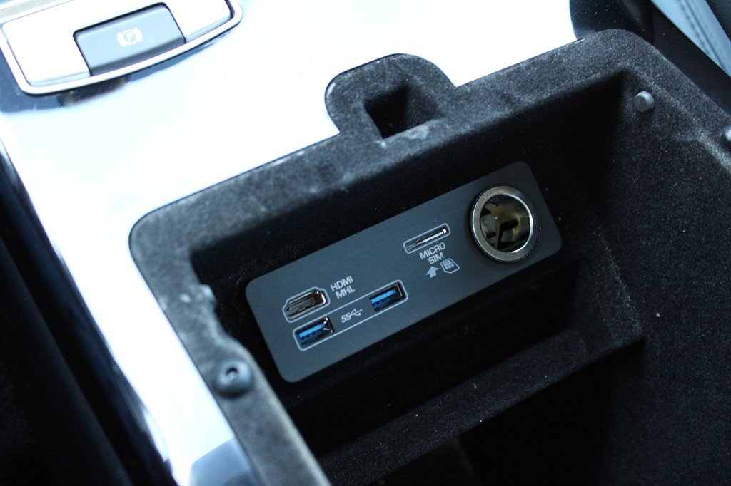 Used 2017 Land Rover Range Rover HSE image 37