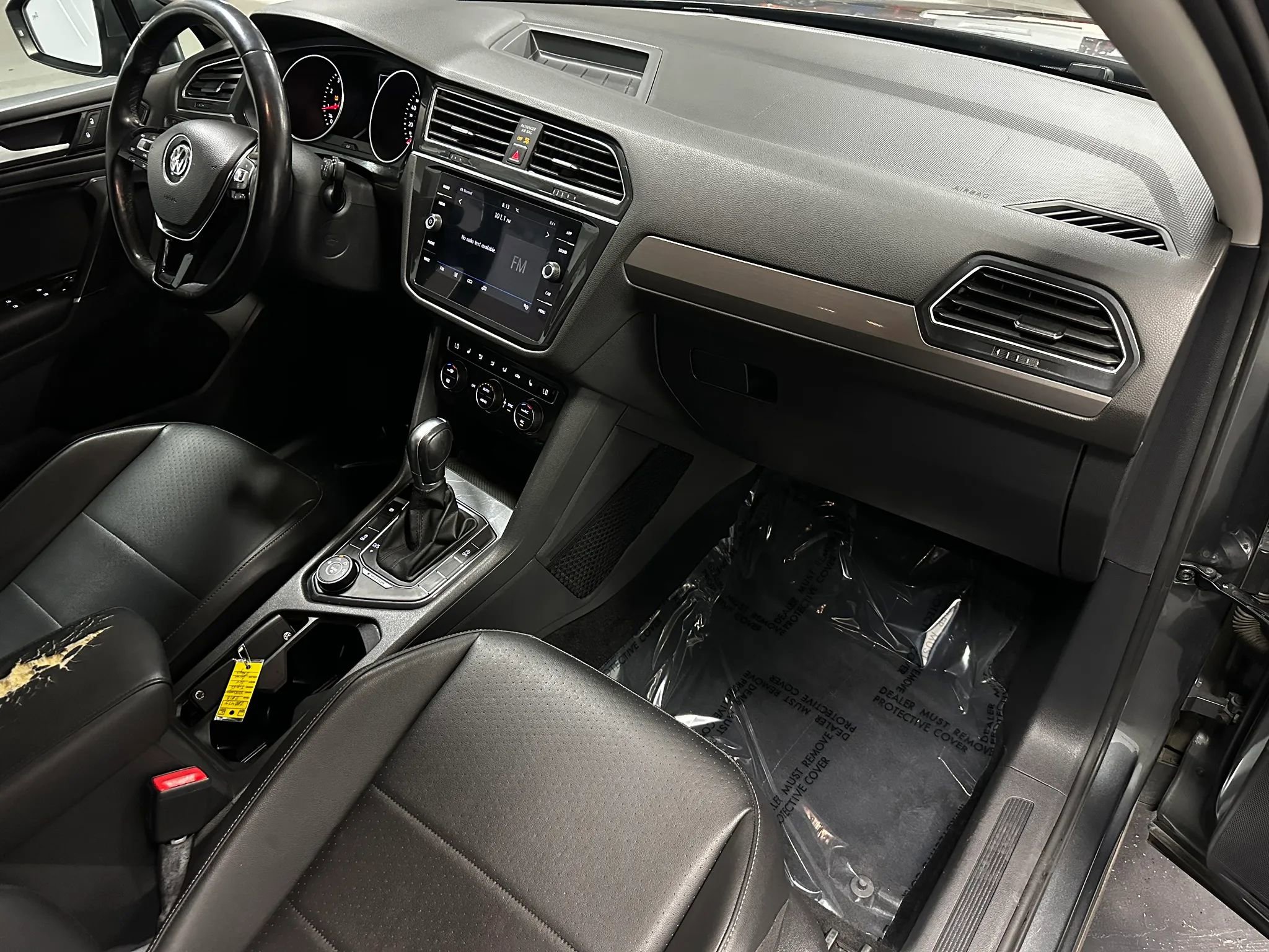 Used 2018 Volkswagen Tiguan SE AWD/4WD image 22