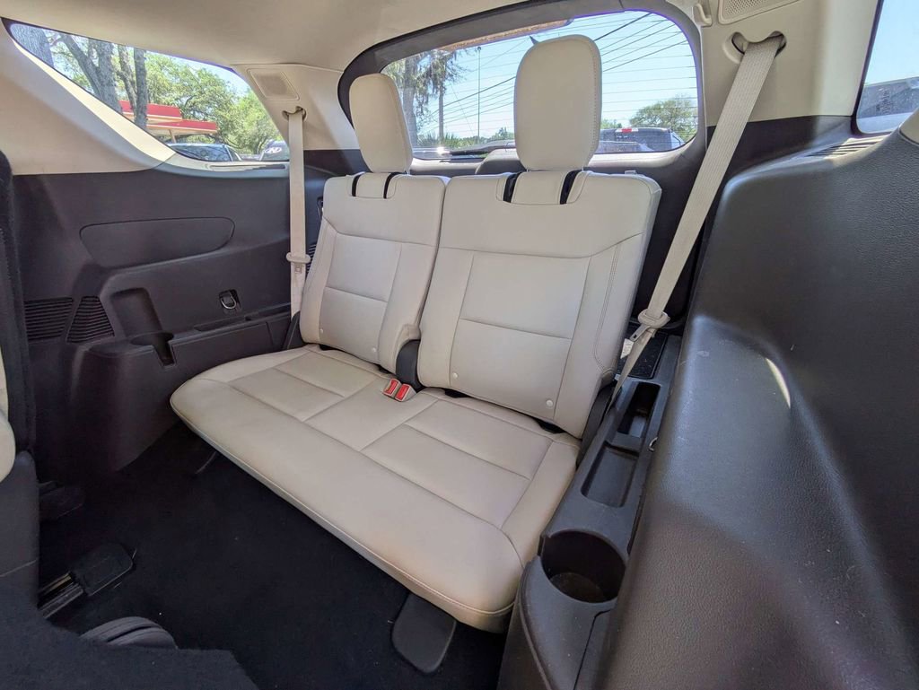 Used 2021 Ford Explorer Platinum w/ Equipment Group 601A AWD/4WD image 18