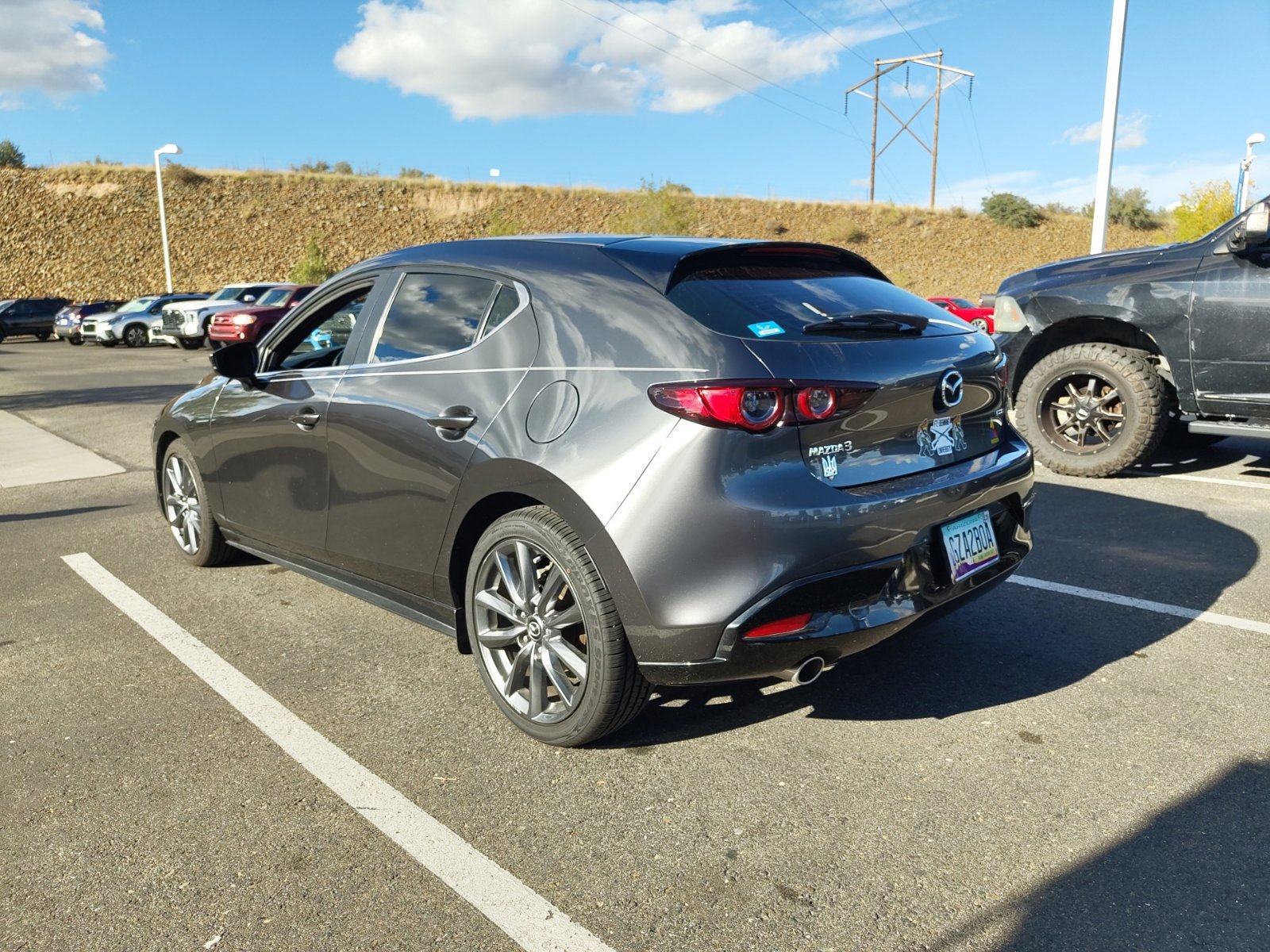 Used 2019 MAZDA MAZDA3 Hatchback FWD image 3