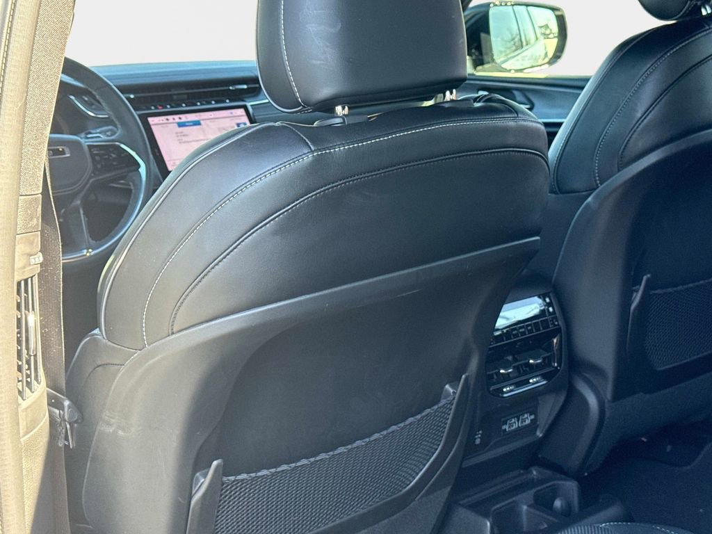 Used 2023 Jeep Grand Cherokee L Overland image 13