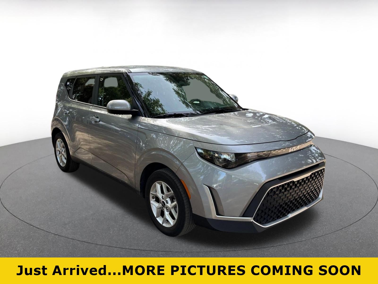 Used 2025 Kia Soul LX w/ LX Technology Package FWD video 1