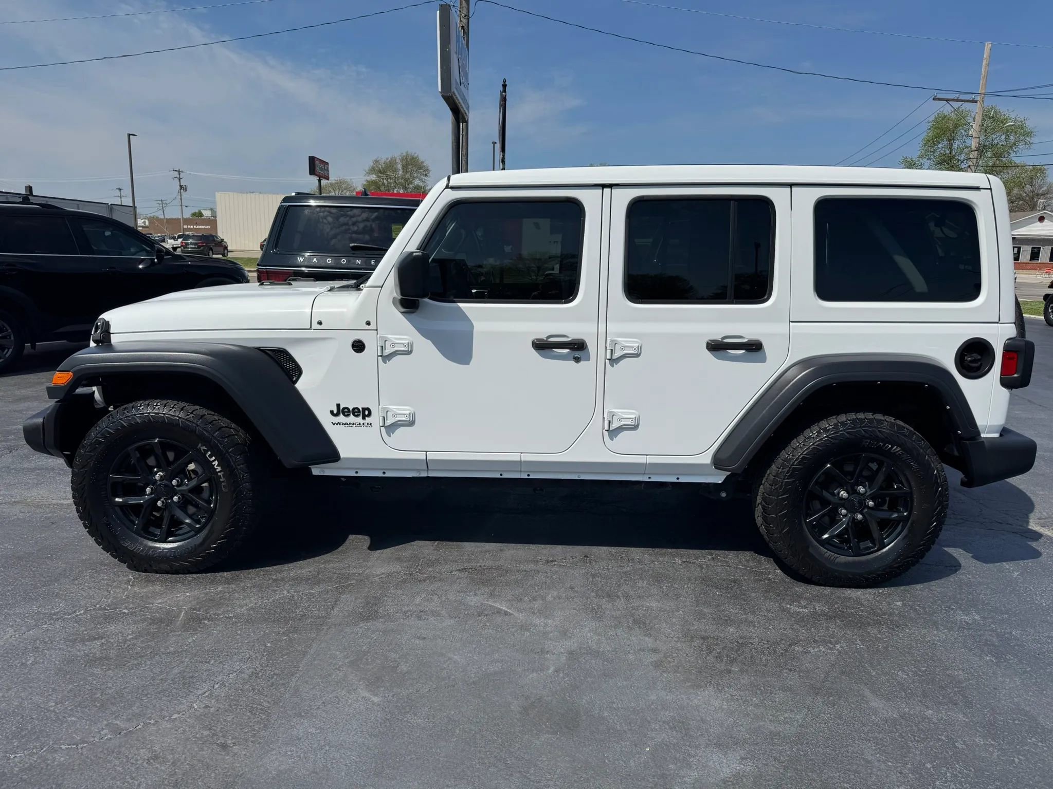 Used 2022 Jeep Wrangler Unlimited Sport w/ Sun And Sound Package AWD/4WD image 2
