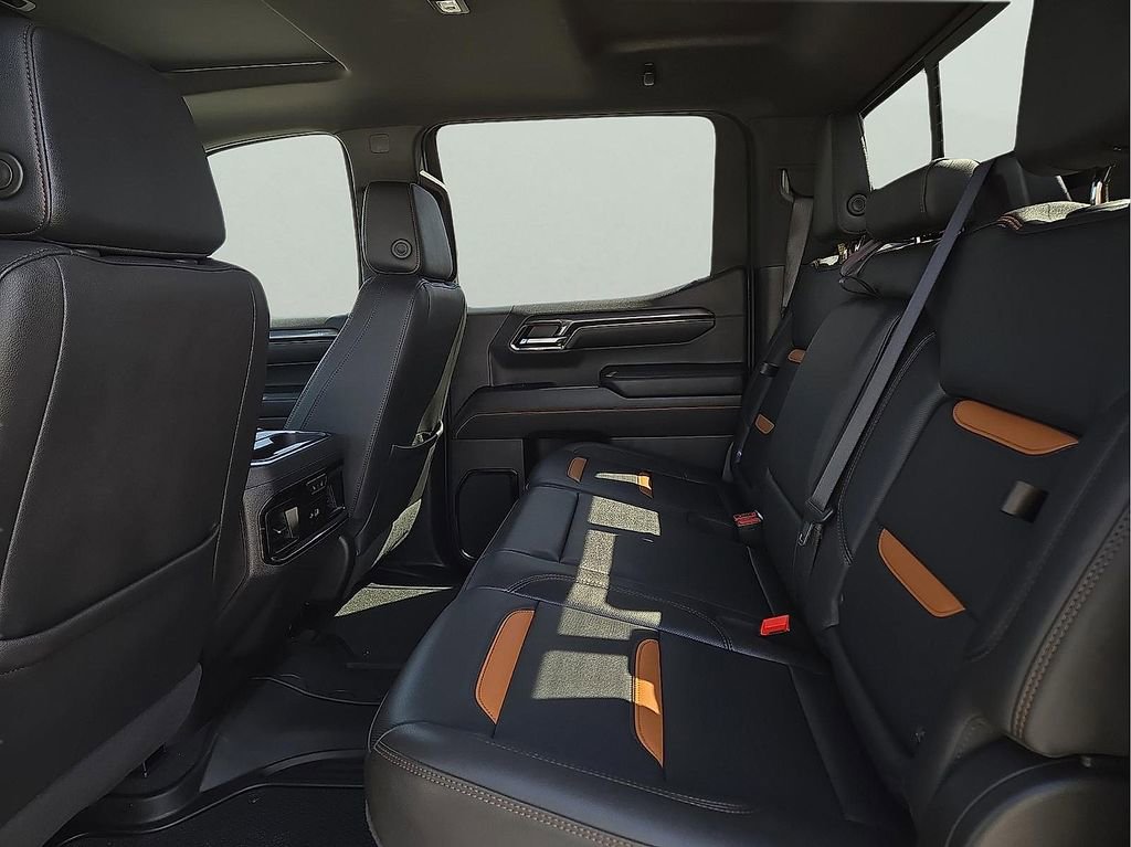 Used 2024 GMC Sierra 1500 AT4 w/ Technology Package image 10
