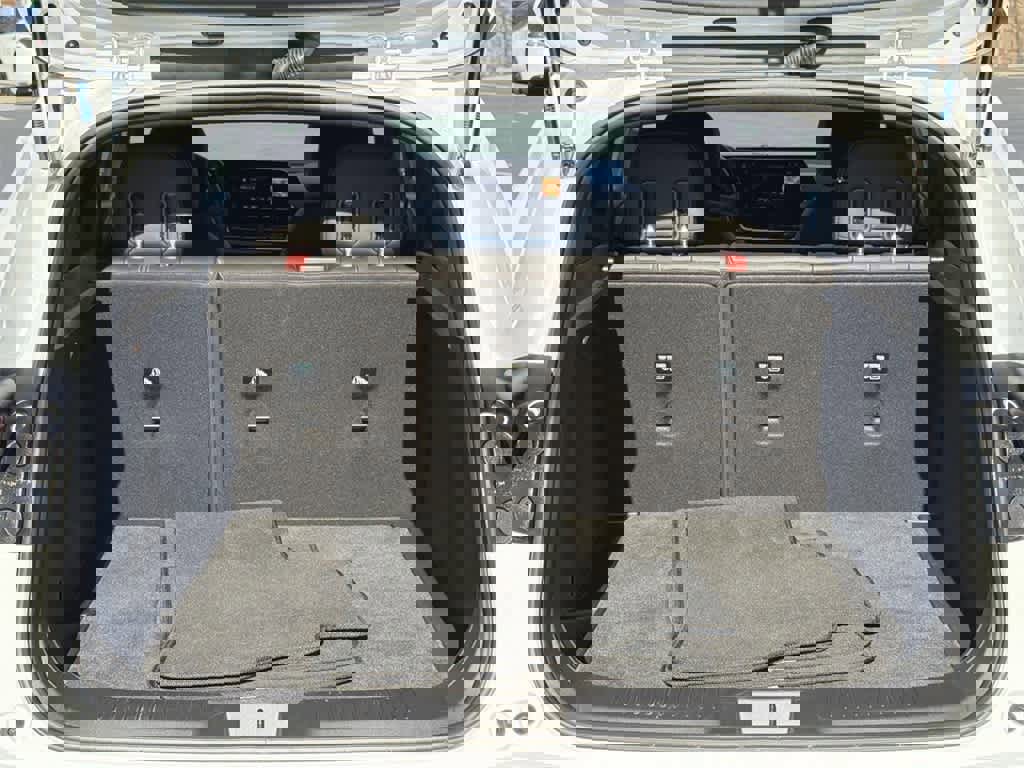 Used 2025 Chevrolet Trax RS w/ Sunroof Package image 31