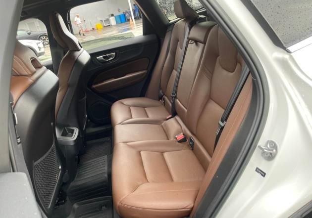 Used 2023 Volvo XC60 B5 Plus w/ Protection Package Premier image 5