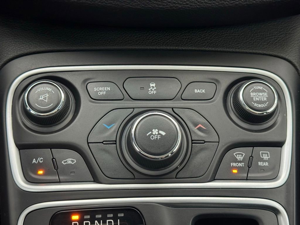 Used 2015 Chrysler 200 Limited w/ Convenience Group FWD image 20