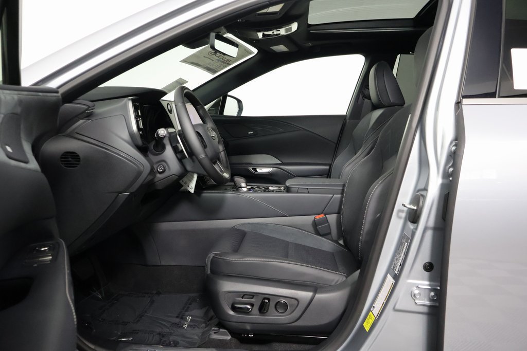 New 2026 Lexus RX 450h AWD w/ Convenience Package image 5