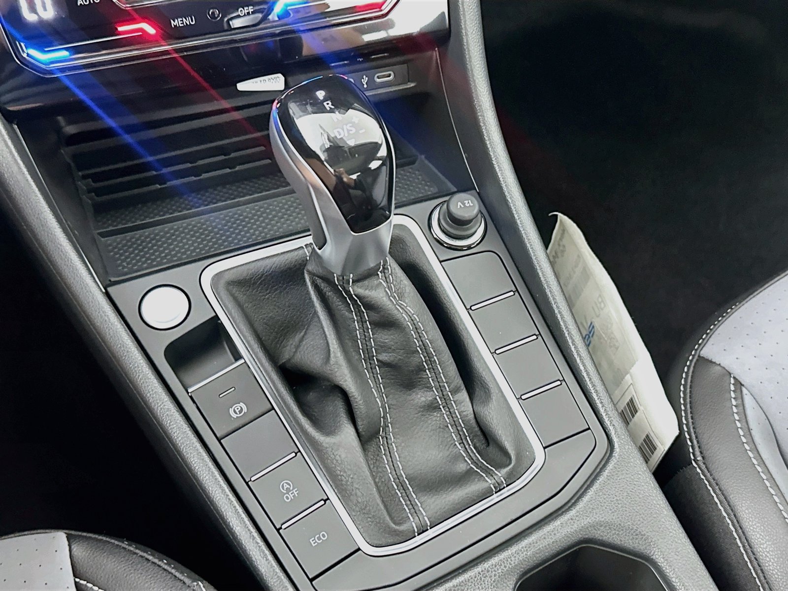 New 2027 Volkswagen Jetta SE FWD image 16