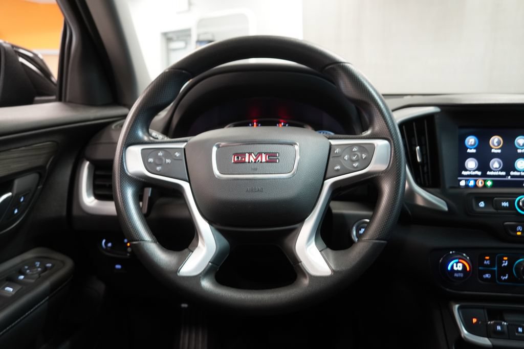 Used 2024 GMC Terrain SLE w/ Driver Convenience Package FWD image 18