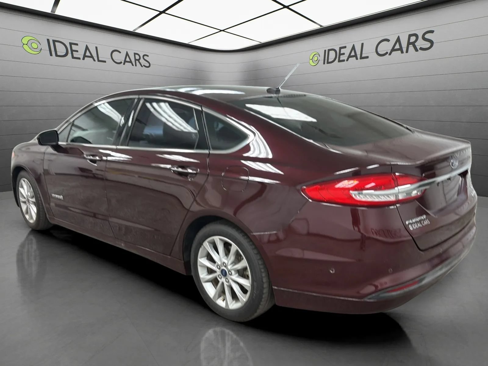 Used 2017 Ford Fusion SE w/ Equipment Group 602A FWD image 7