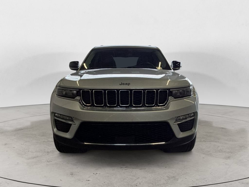 Used 2022 Jeep Grand Cherokee Limited AWD/4WD image 2