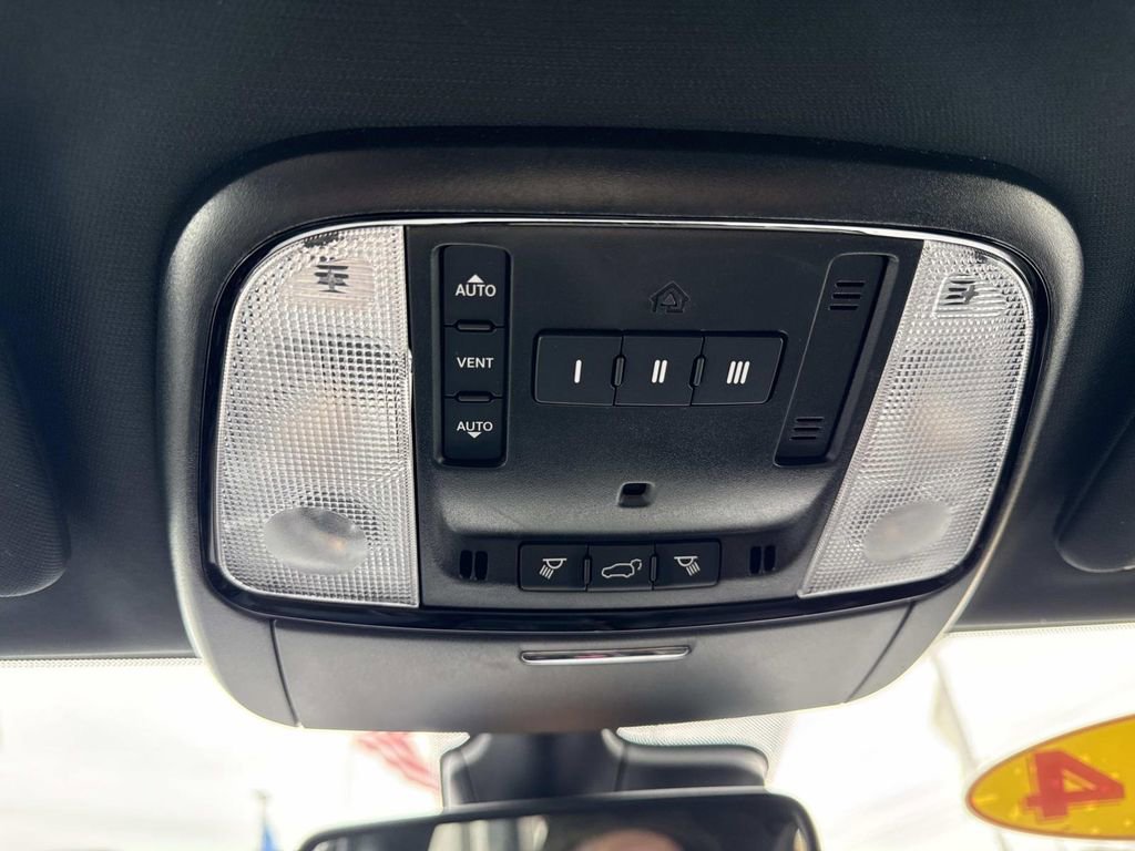 Used 2024 Dodge Durango GT image 27