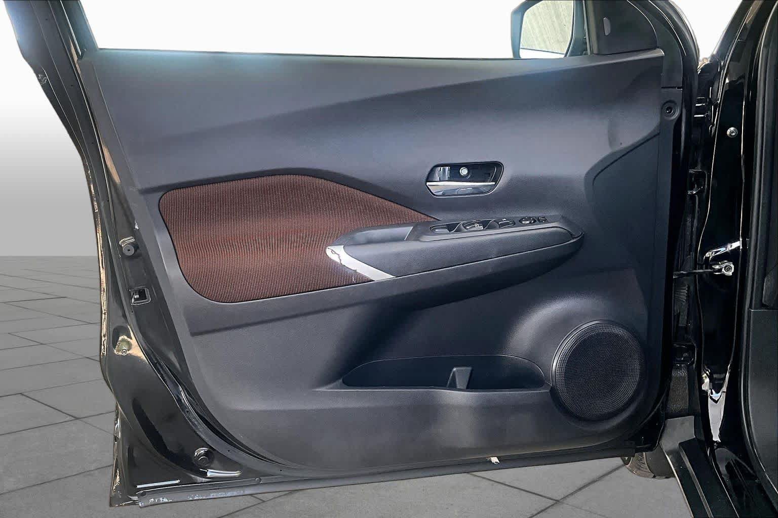 Certified 2023 Nissan Kicks SR FWD image 21