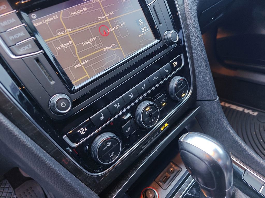 Used 2018 Volkswagen Passat 2.0T SE image 9