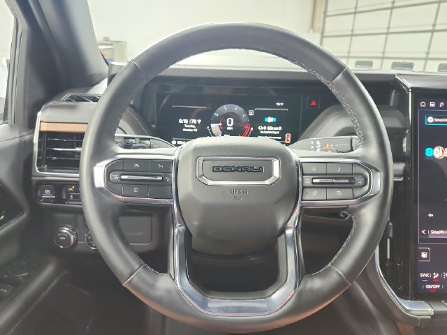 Used 2025 GMC Yukon Denali RWD image 22