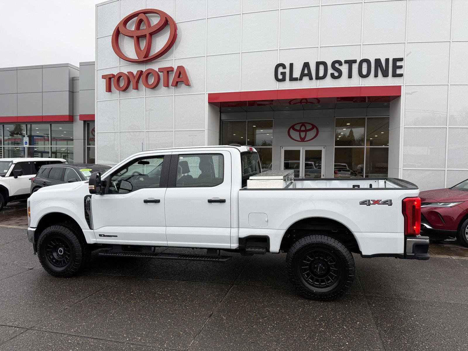 Used 2025 Ford F250 XL w/ XL Chrome Package image 3