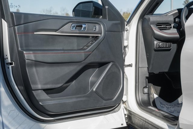 Used 2025 Ford Explorer ST-Line w/ ST-Line Street Pack image 40