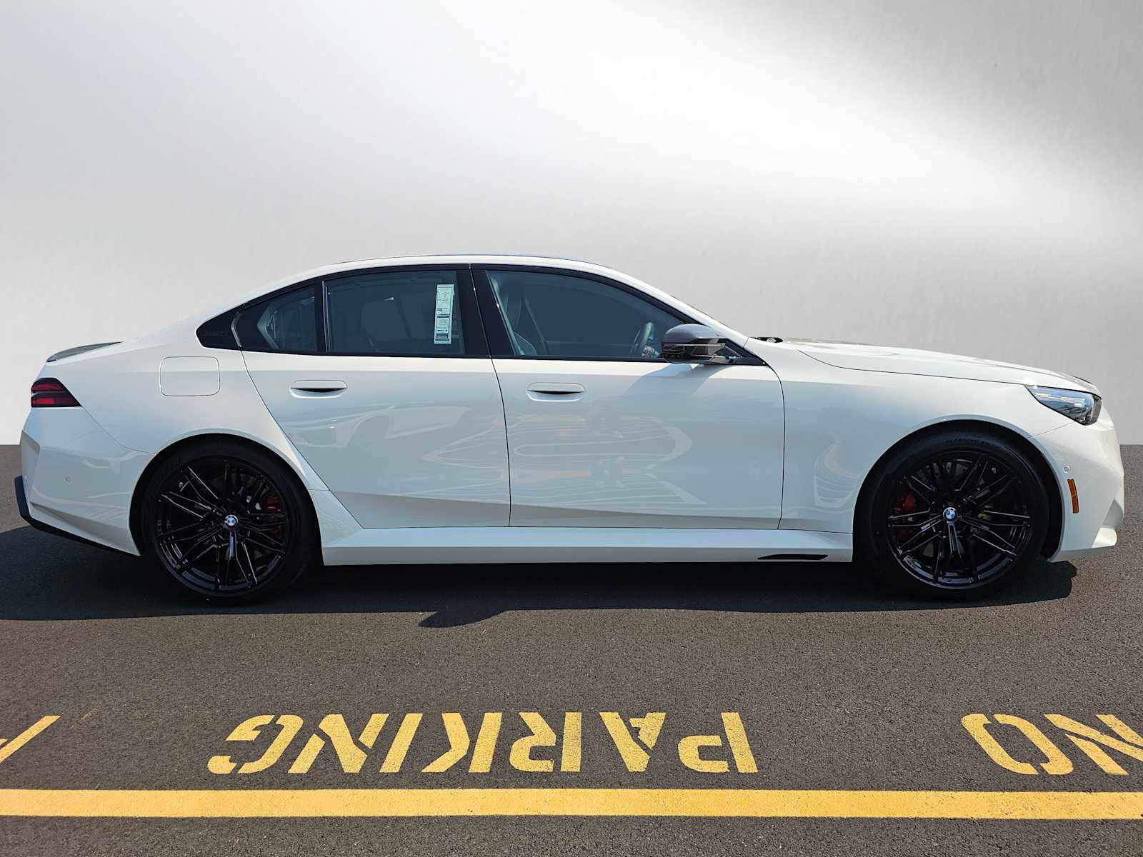 New 2026 BMW M5 w/ Carbon Package image 2