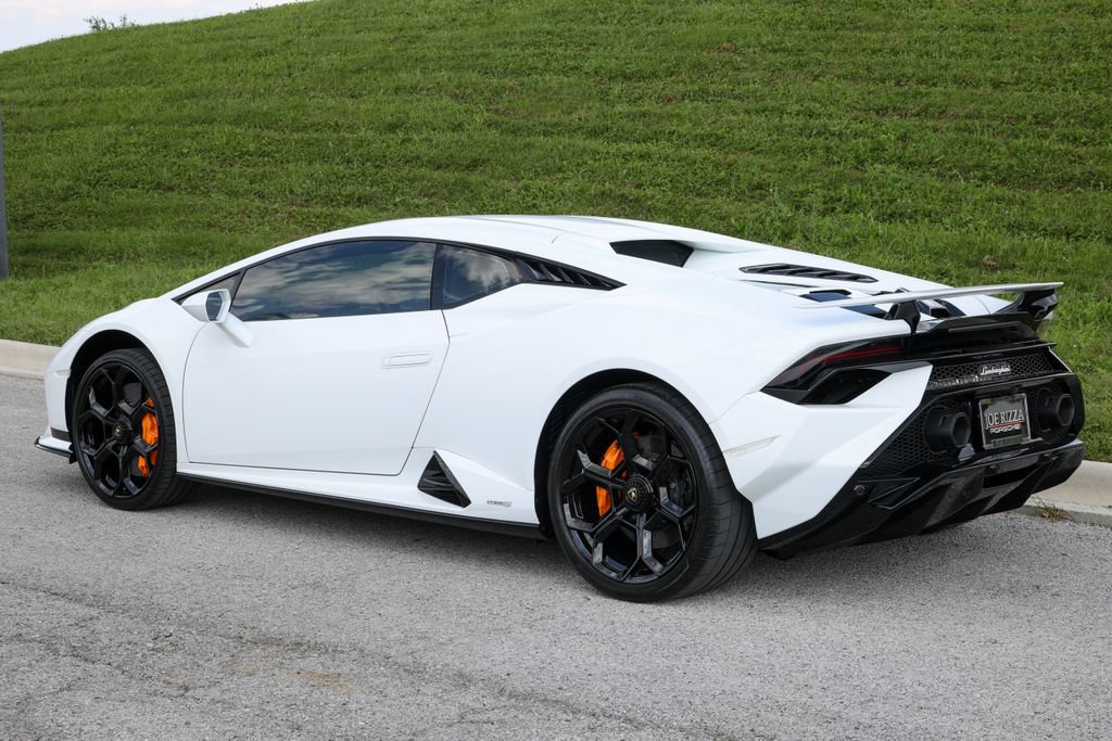 Used 2024 Lamborghini Huracan Tecnica RWD image 3