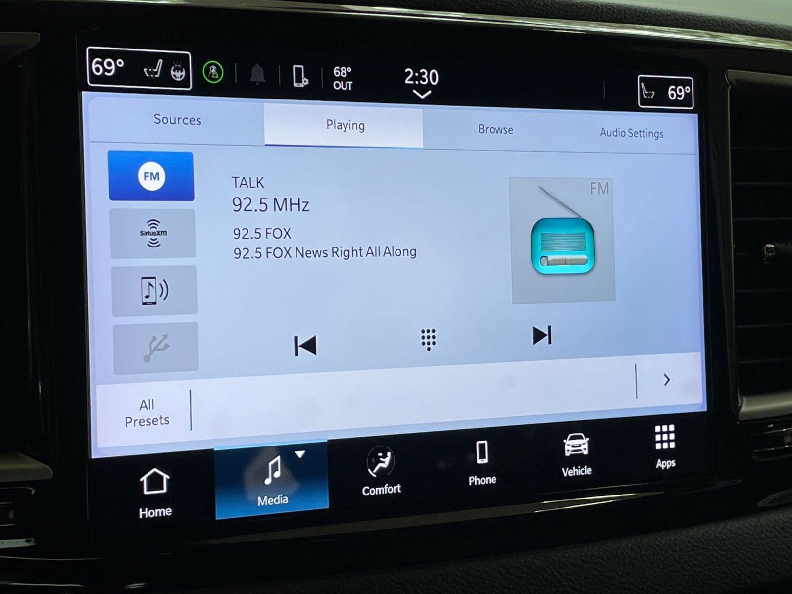 Used 2024 Chrysler Pacifica Touring-L image 20