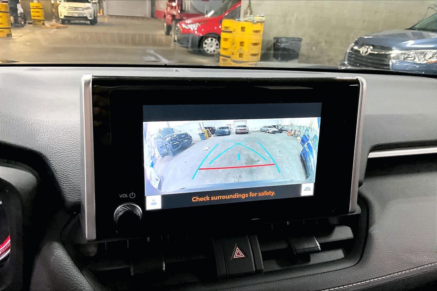Used 2025 Toyota RAV4 XLE AWD/4WD image 27