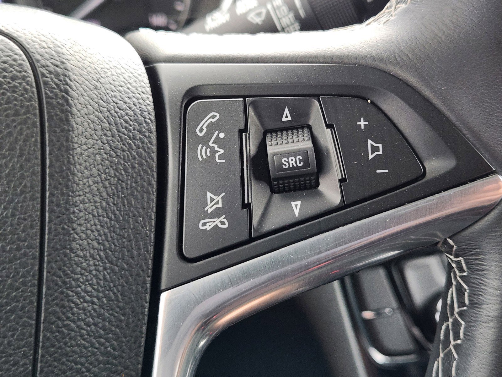 Used 2022 Buick Encore Preferred w/ Safety Package image 22