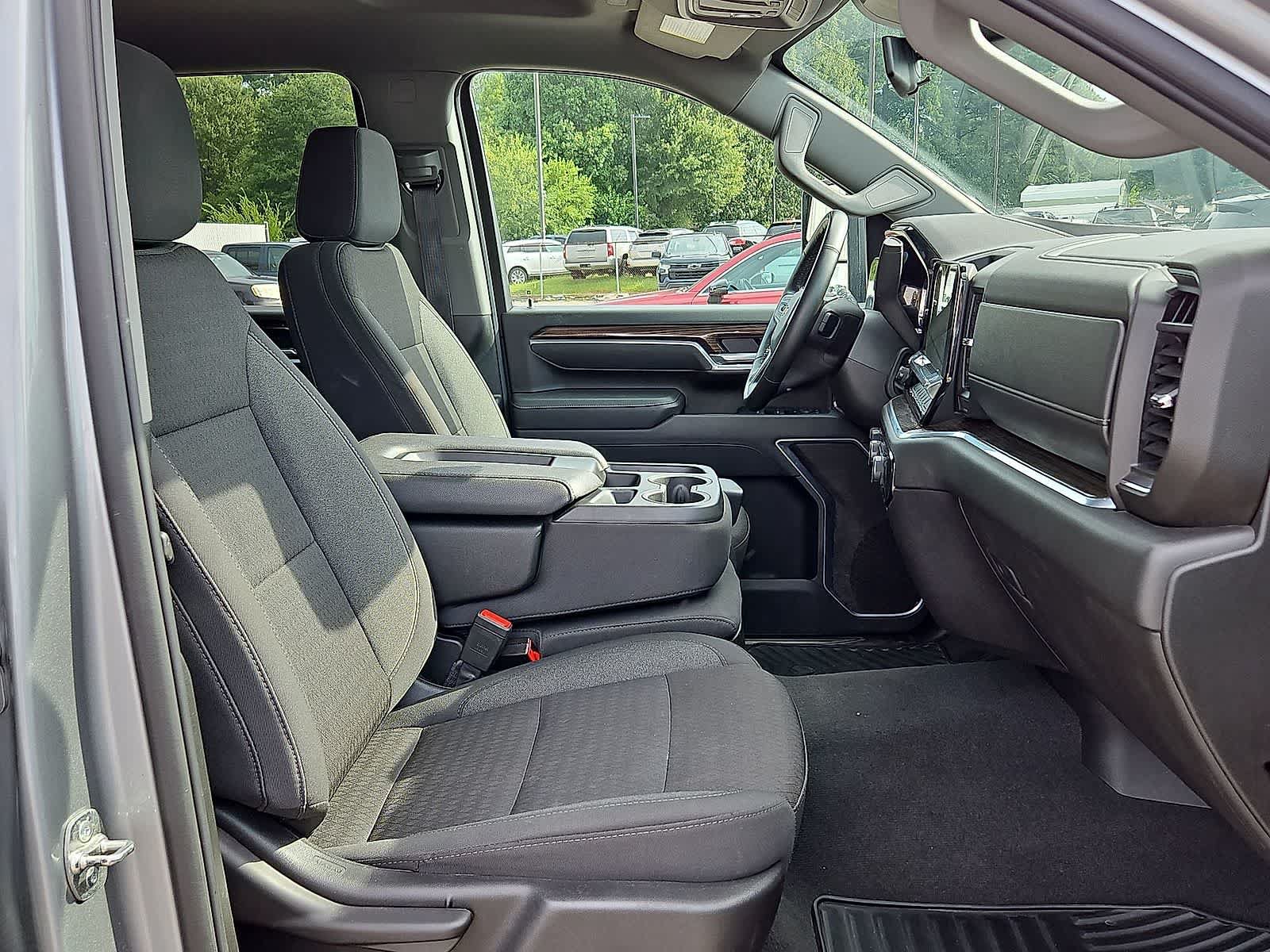 Used 2025 Chevrolet Silverado 2500 LT w/ Convenience Package AWD/4WD image 33