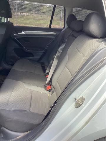 Used 2018 Volkswagen Golf S image 16