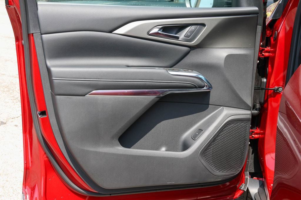 New 2026 Chevrolet Traverse LT w/ Sun and Wheel Package FWD image 10