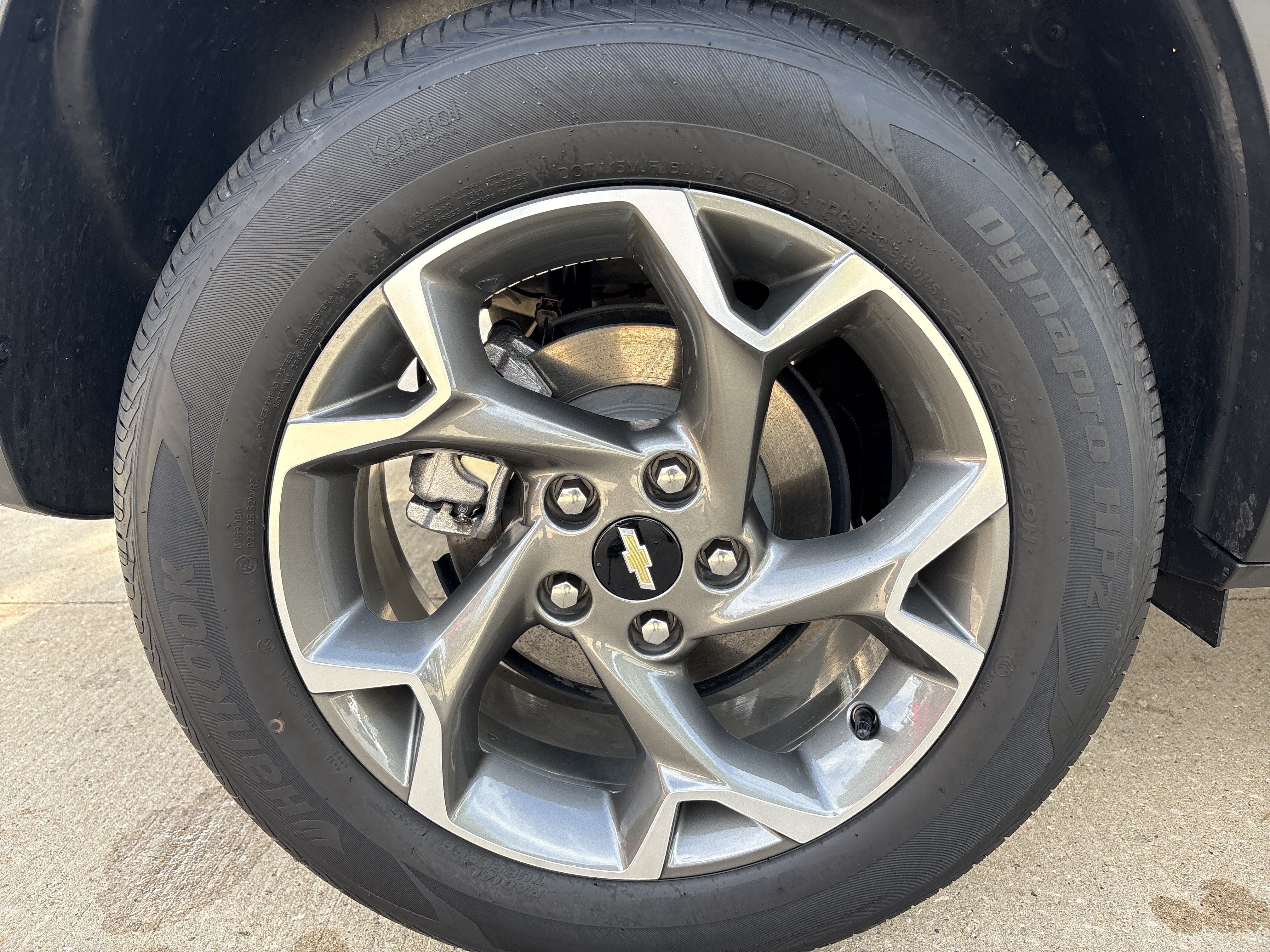 Used 2025 Chevrolet Trax LT FWD image 9