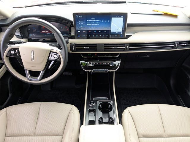 Used 2025 Lincoln Corsair FWD w/ Equipment Group 101A image 15